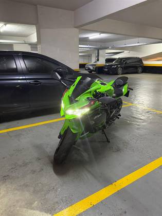 KAWASAKI NINJA ZX-4R 
